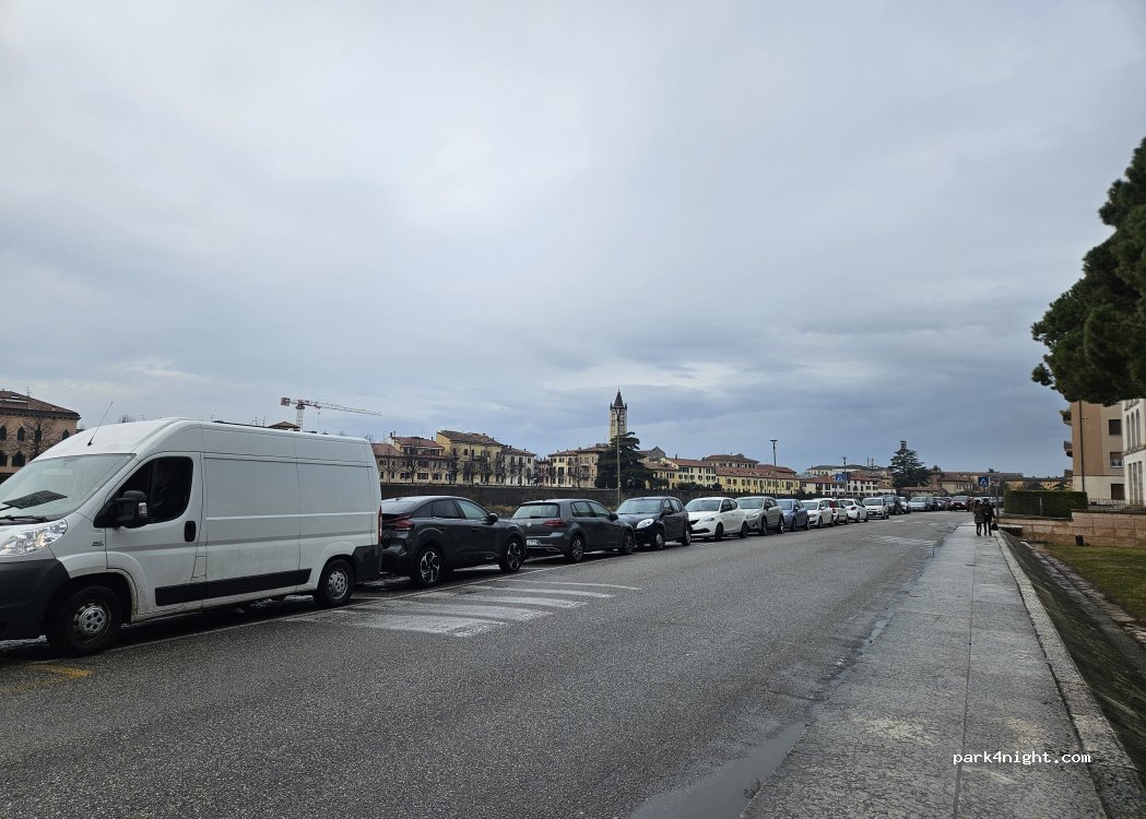 (37126) Verona - 1 Lungadige Cangrande — foto 2