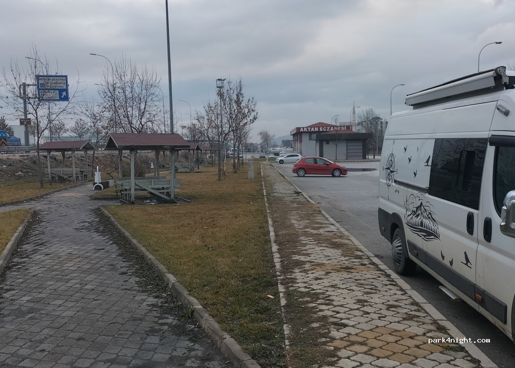 (03200) Afyonkarahisar Merkez - Unnamed road — foto 3