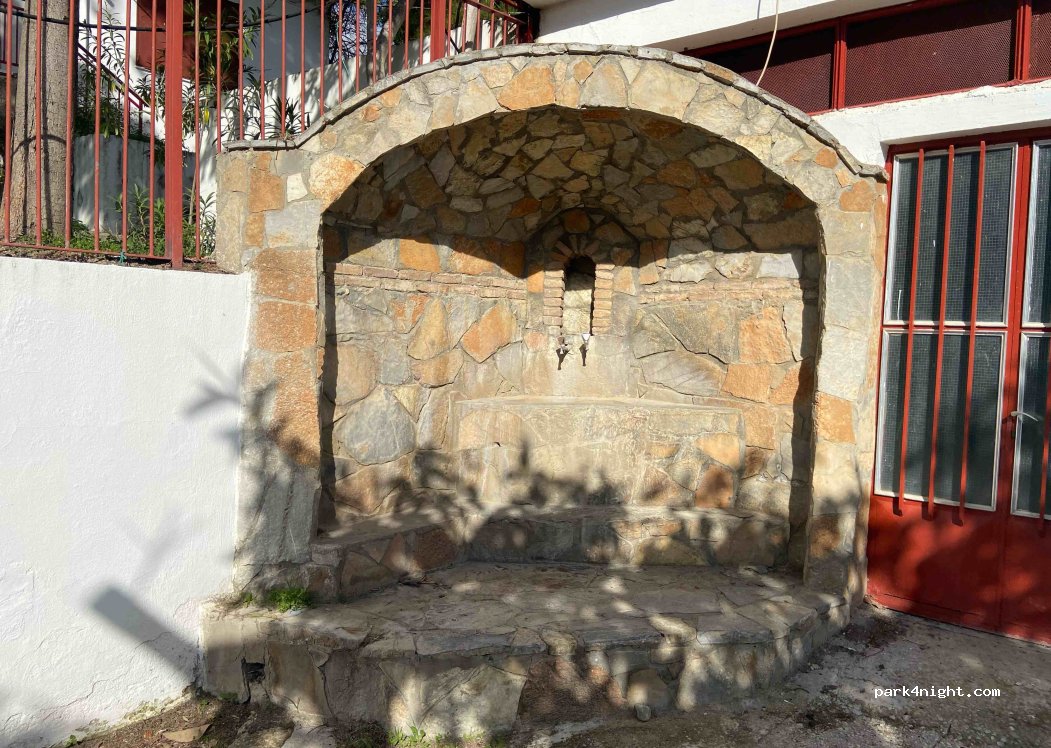 (704 00) Moni kalivianis - Unnamed Road — foto