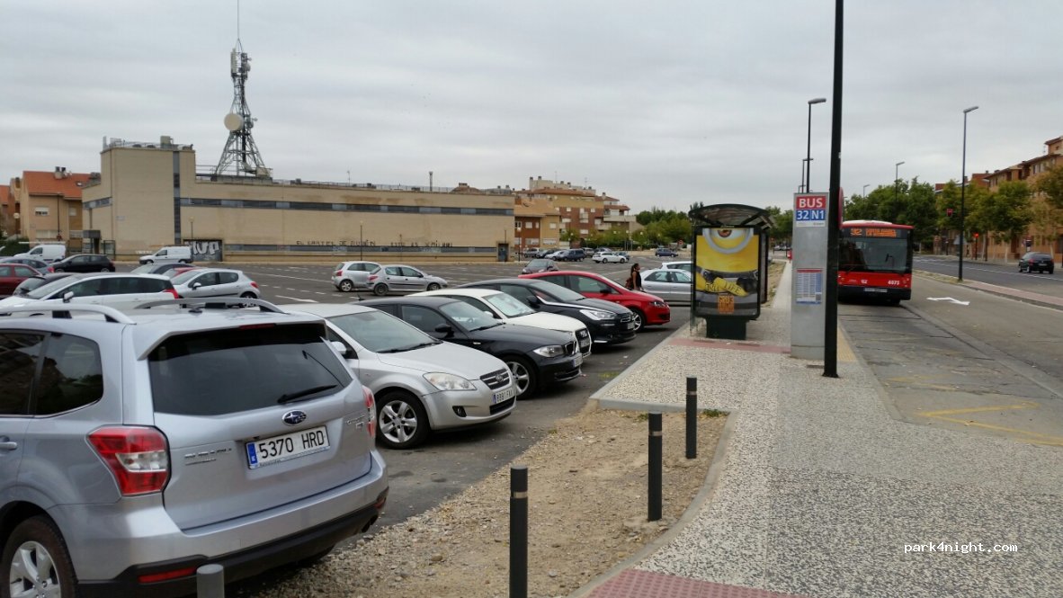 (50016) Zaragoza - 8 Calle del Dieciséis de Julio — foto