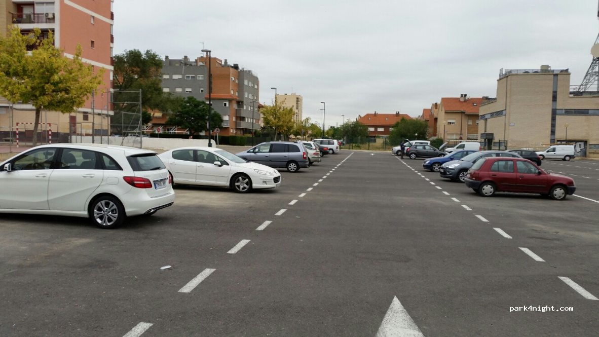 (50016) Zaragoza - 8 Calle del Dieciséis de Julio — foto 2