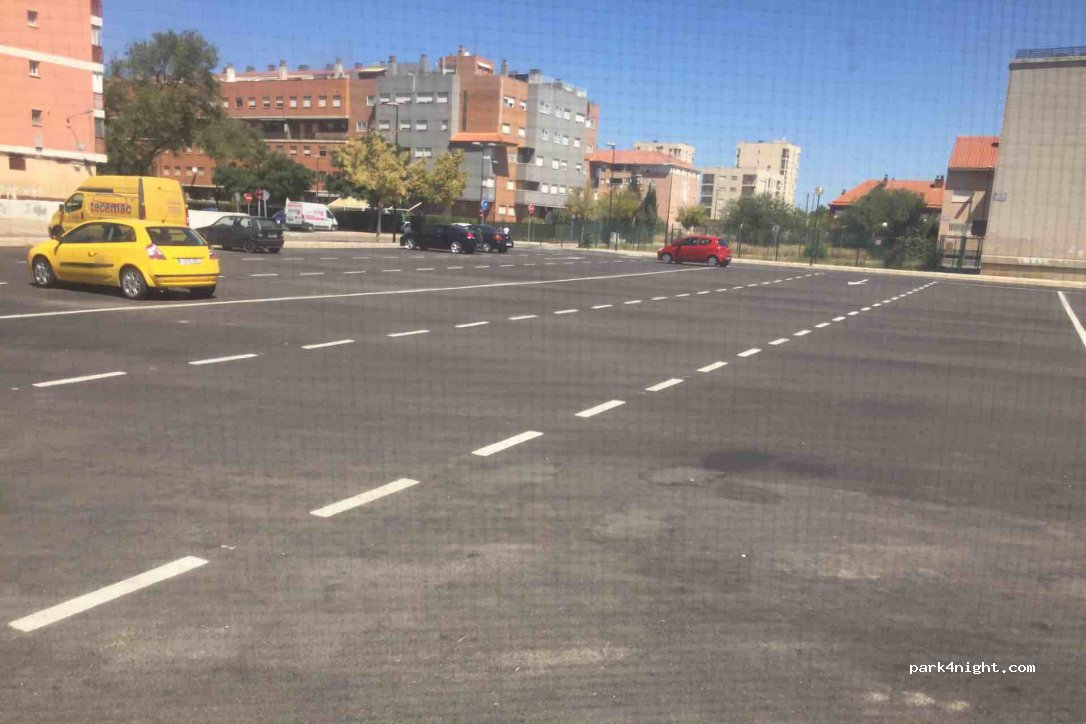 (50016) Zaragoza - 8 Calle del Dieciséis de Julio — foto 3