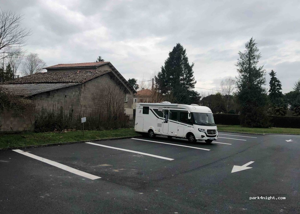 (16300) Barbezieux-Saint-Hilaire - 64 Avenue Félix Gaillard — foto 3