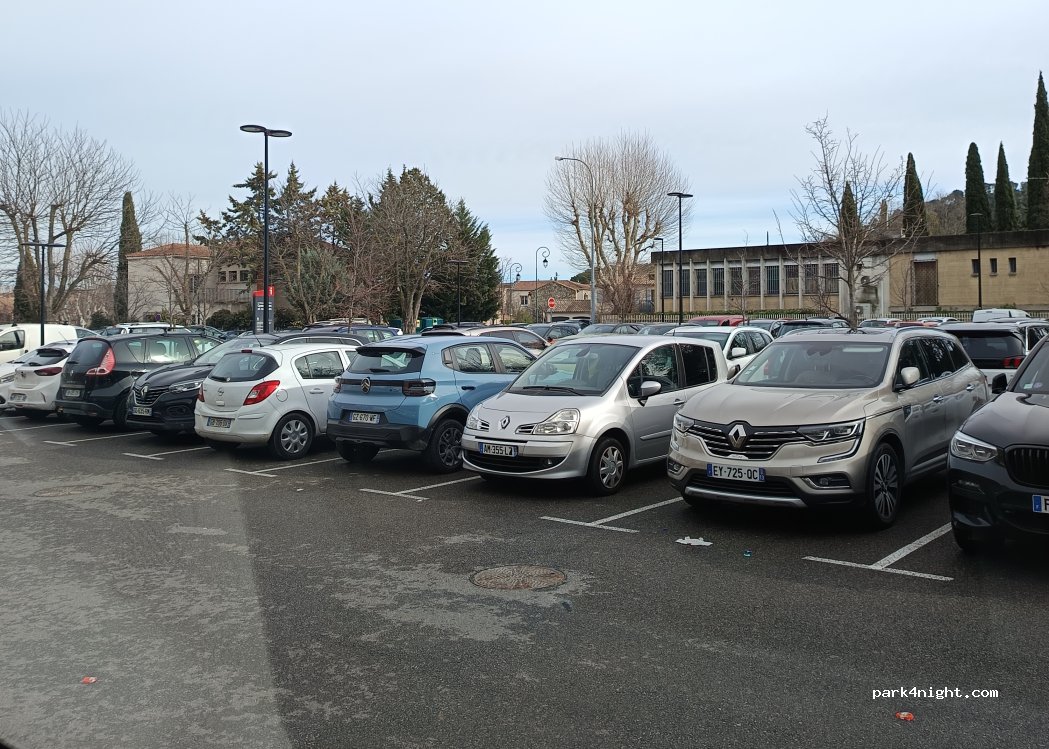 (13640) La Roque-d'Anthéron - 1 Avenue du Pijoret — foto