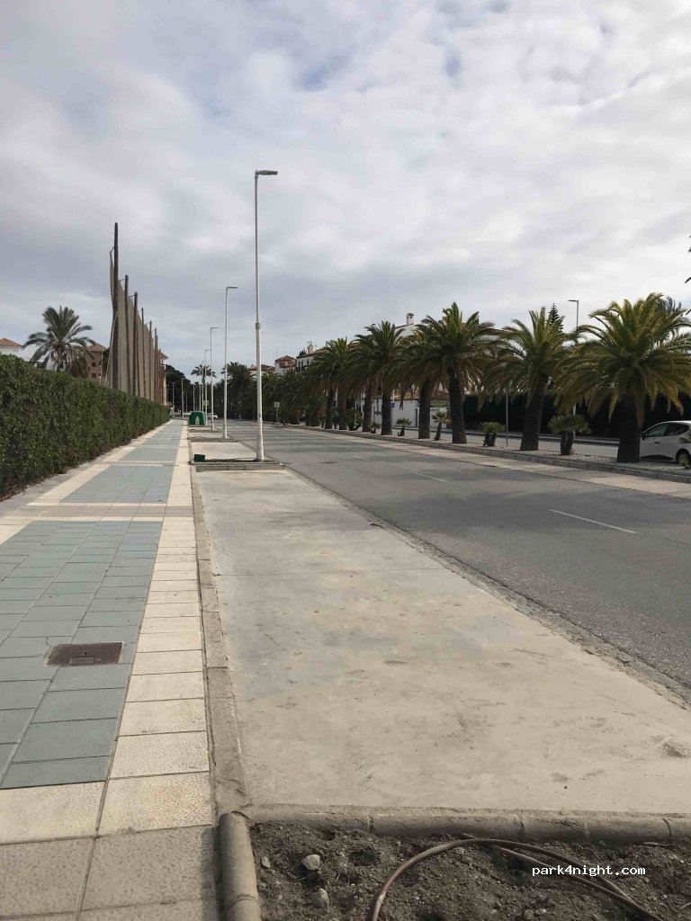 (18613) Granada - Unnamed road — foto 2