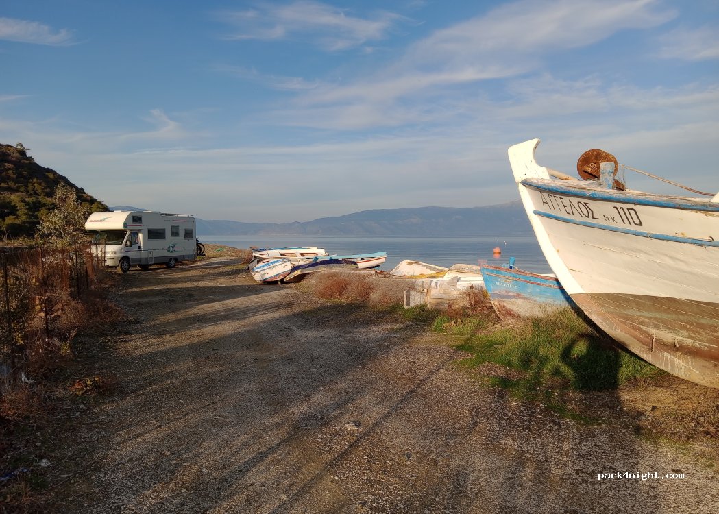 (Loutraki) 203 00 - Unnamed road — foto