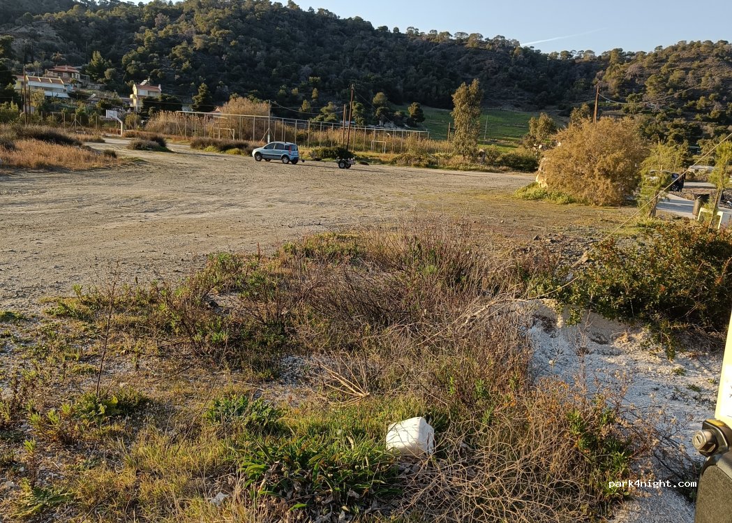 (Loutraki) 203 00 - Unnamed road — foto 2