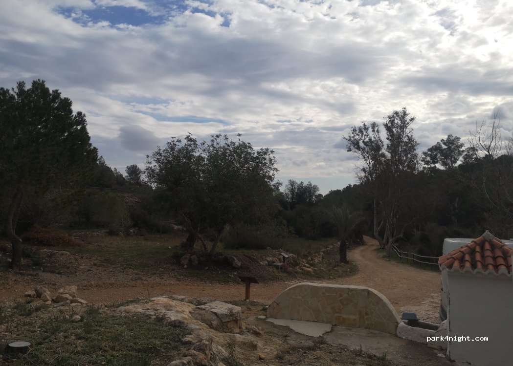 (46195) Llombai - 42 Plaça Poligono 19 — foto