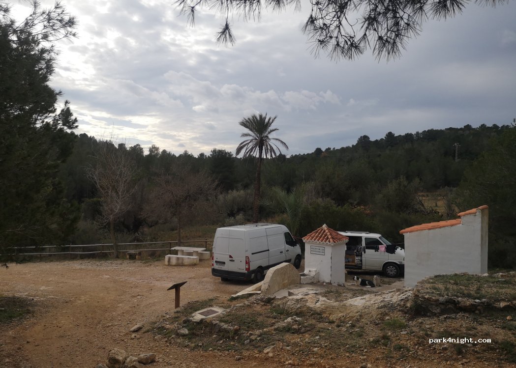 (46195) Llombai - 42 Plaça Poligono 19 — foto 2