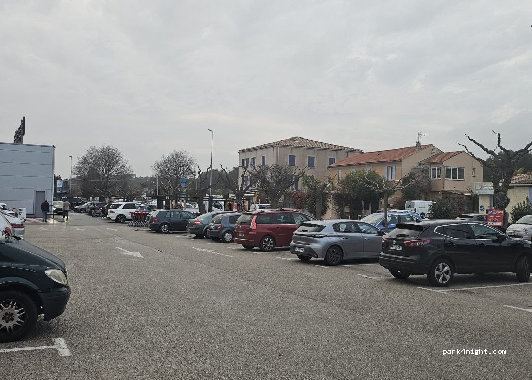 (83190) Ollioules - 1196 Route de la Gare — foto
