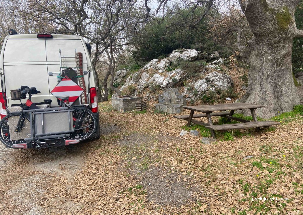 (740 51) Tilisos - Unnamed Road — foto