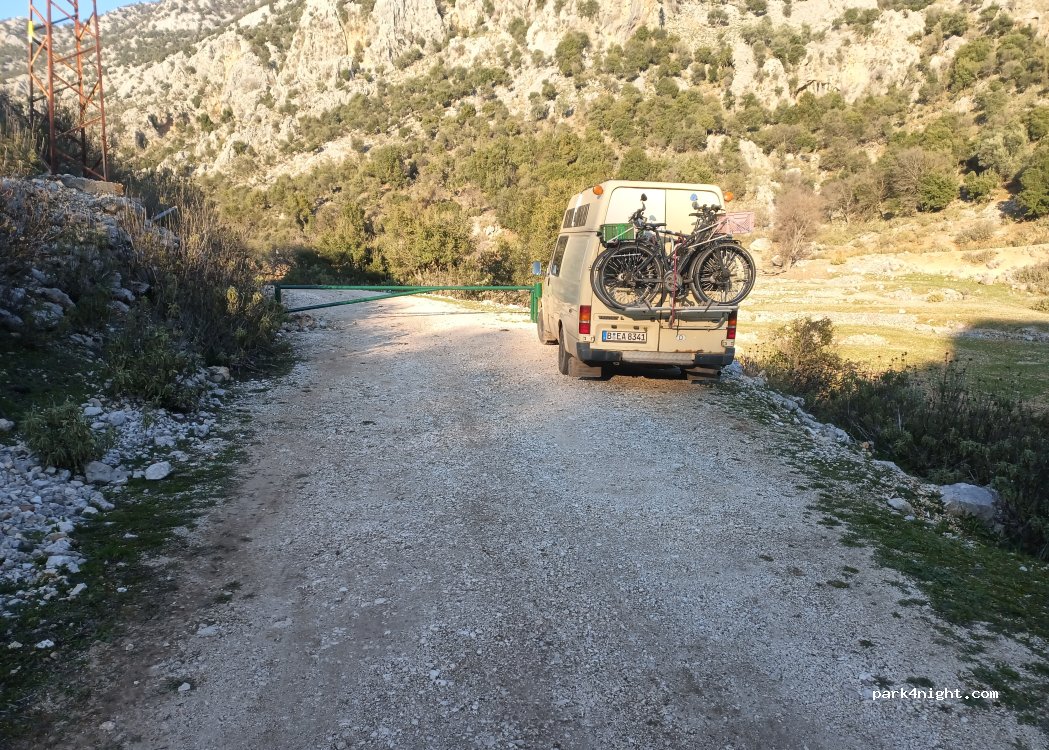 (07190) Döşemealtı - Unnamed road — foto