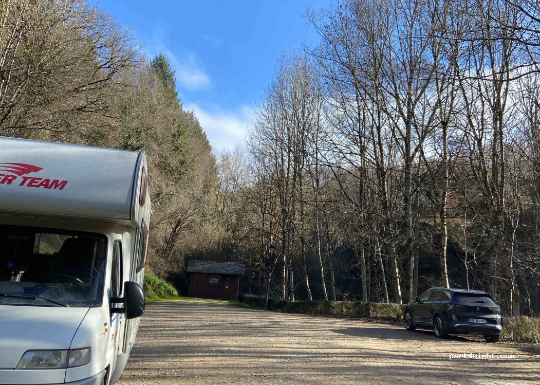 (12390) Belcastel - 445 Route du Chateau — foto