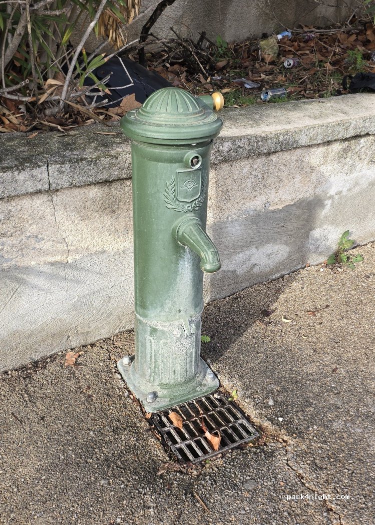 (13090) Aix-en-Provence - Av. du Pigonnet — foto