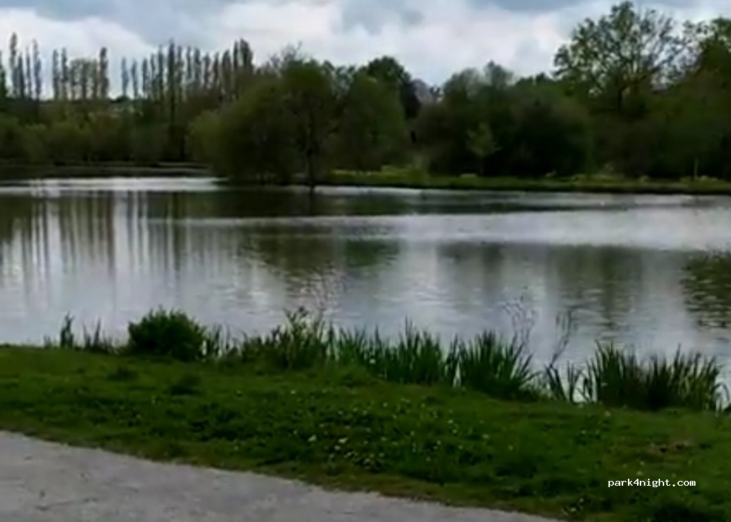 (35230) Bourgbarré - 2 Le Rocher — foto