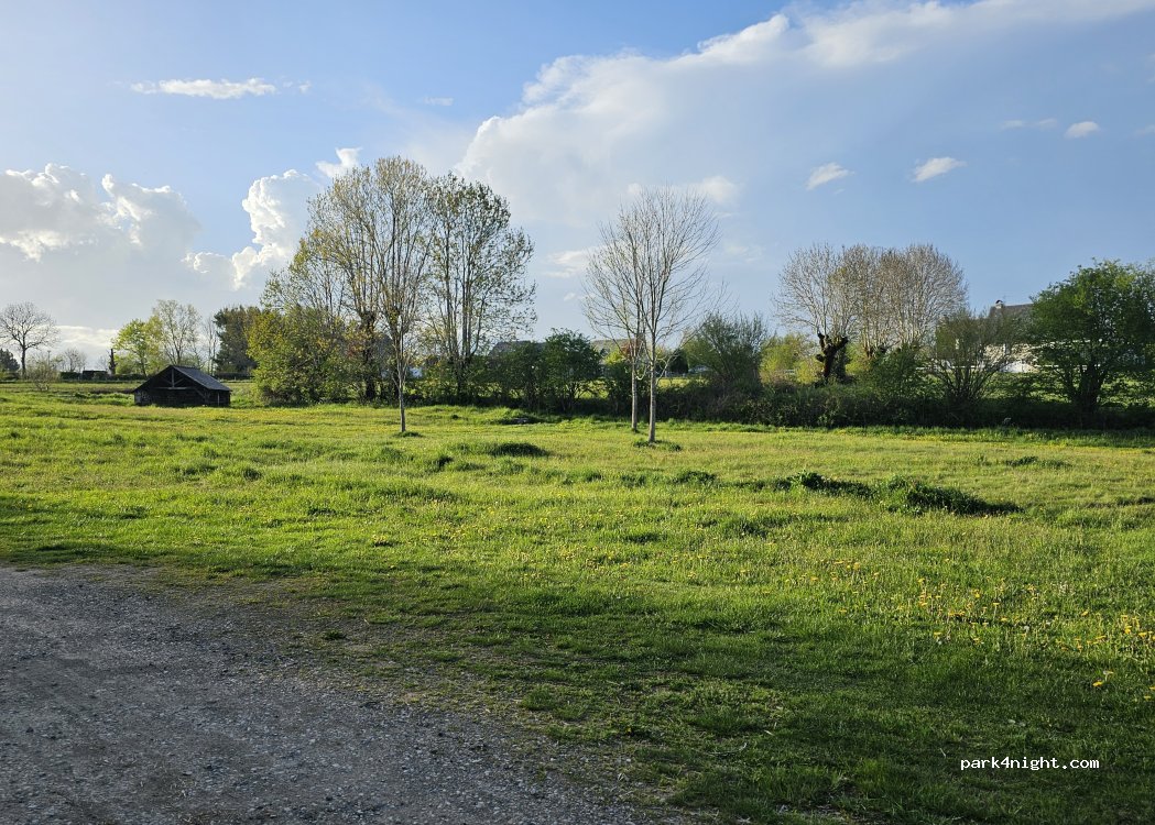 Aire de camping-car de Thérondels — foto 5