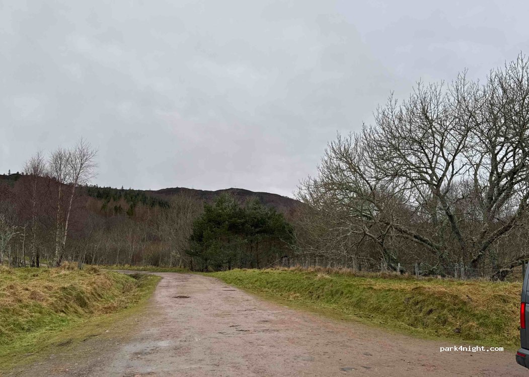 (IV3 8LB) Abriachan - Unnamed Road — foto
