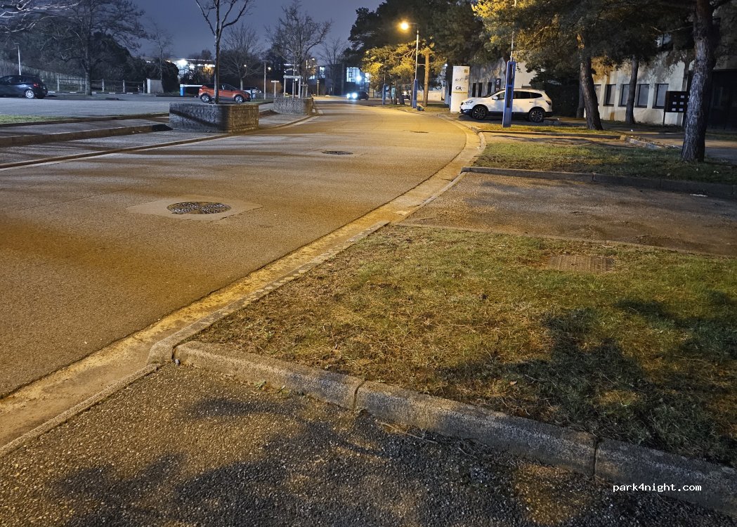 (69500) Bron - 5 Allée Général Benoist — foto