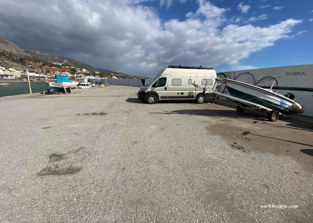 (700 10) Tsoutsouros - Unnamed Road — foto