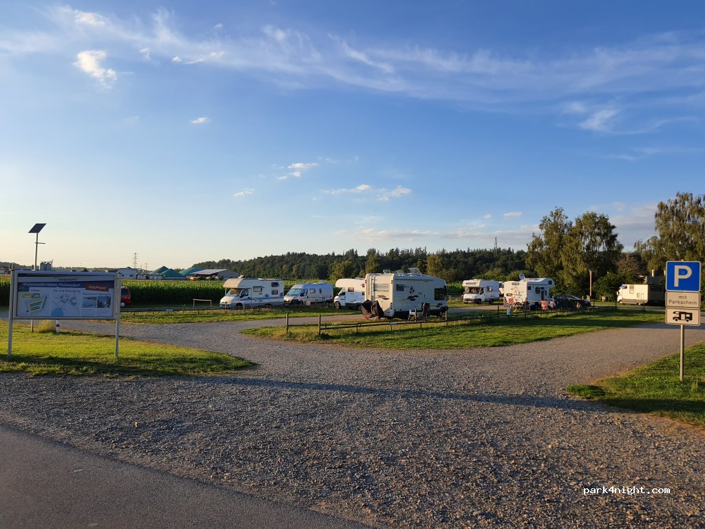 Wohnmobilstellplatz am Seepark Linzgau in Pfullendorf — foto
