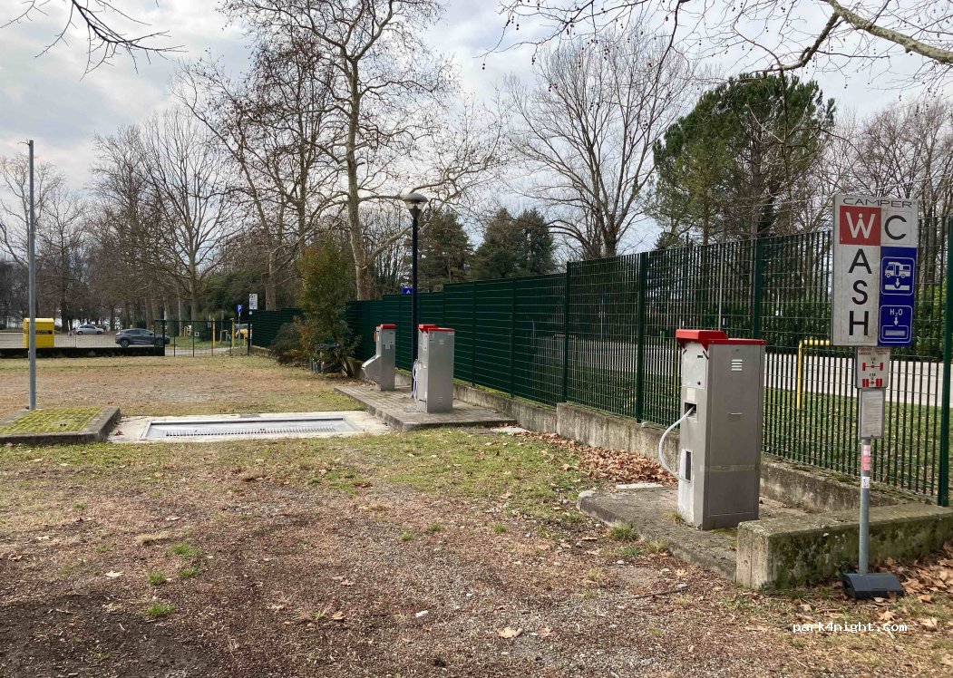 (21100) Varese - 1 Piazzale Roma — foto 3