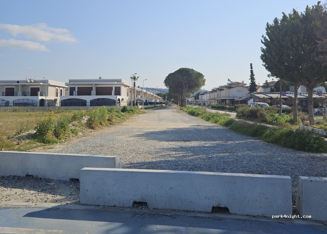 (09400) Kuşadası - Çamlı Yol Sitesi — foto 2