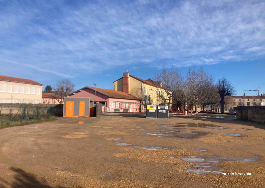 (63340) Saint-Germain-Lembron - 3 Chemin de la Plagne — foto