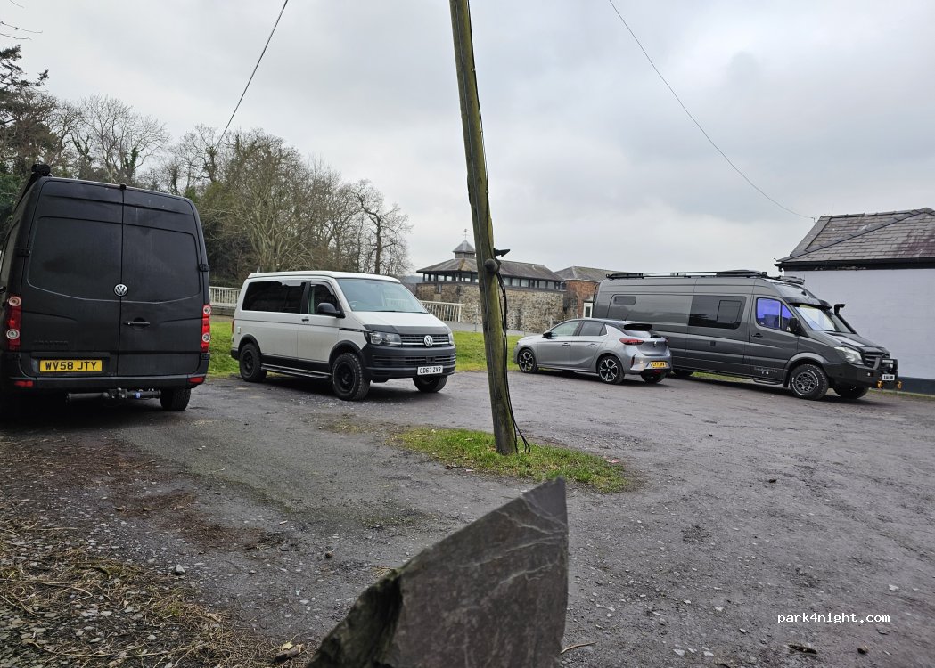 (LL57 4HN) Bangor - Plas Y Coed — foto