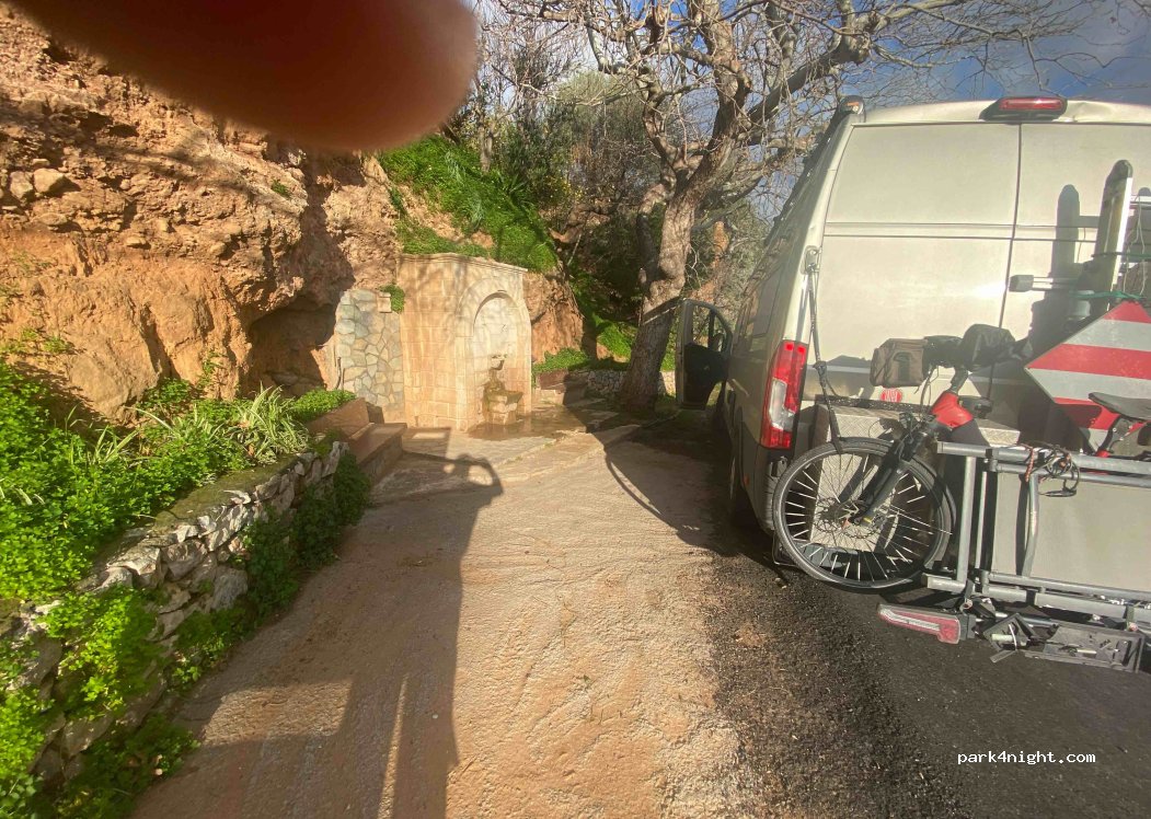 (723 00) Zakros - Eparchiaki Odos Zirou Paleokastrou — foto 2