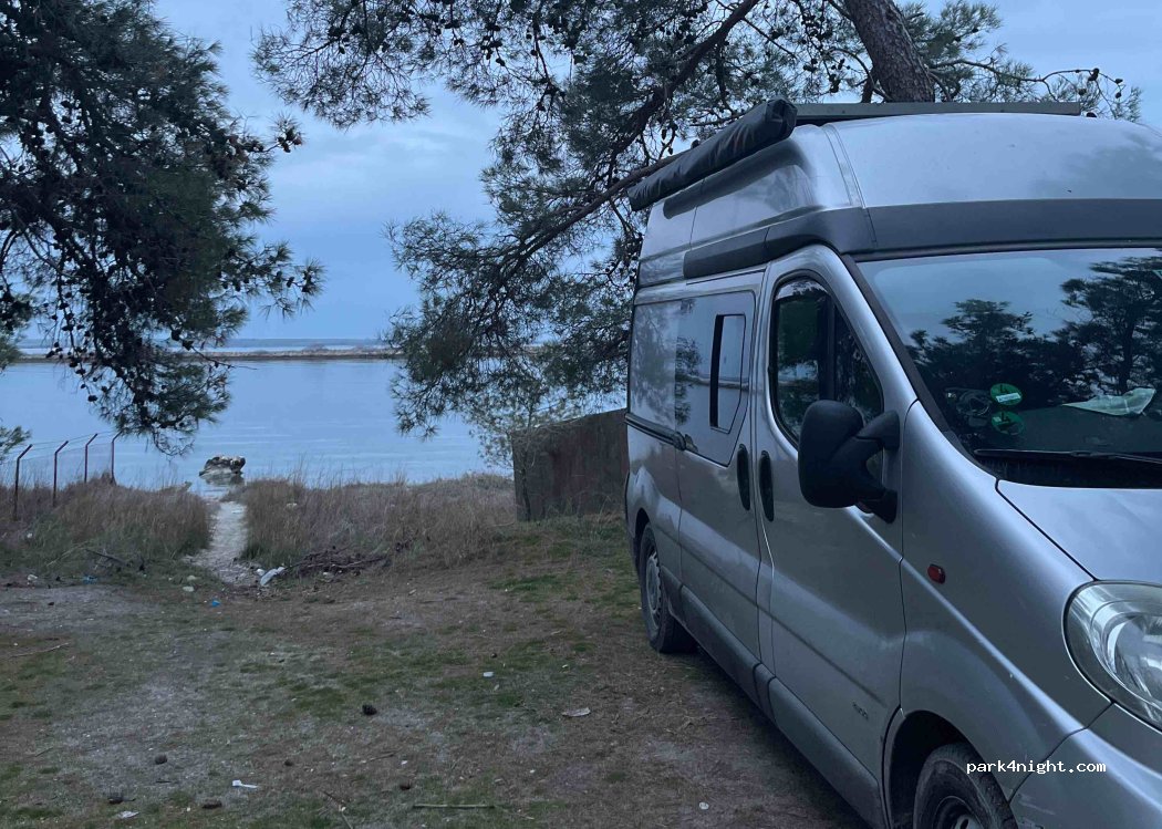 (670 63) Porto Lagos - — foto