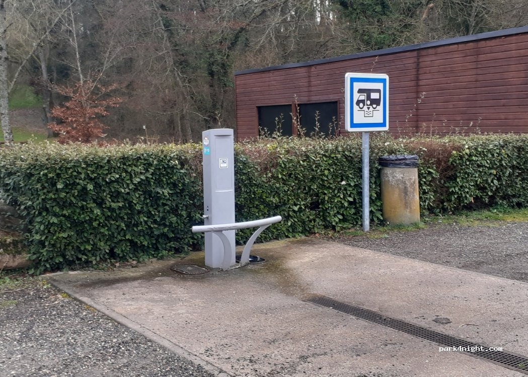 (18110) Saint-Georges-sur-Moulon - Route de la ville — foto 2
