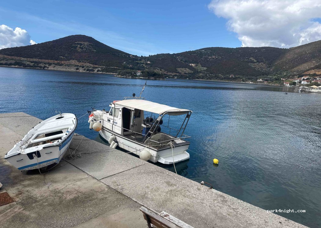 (330 58) Agios Nikolaos - EO Antirriou Iteas — foto