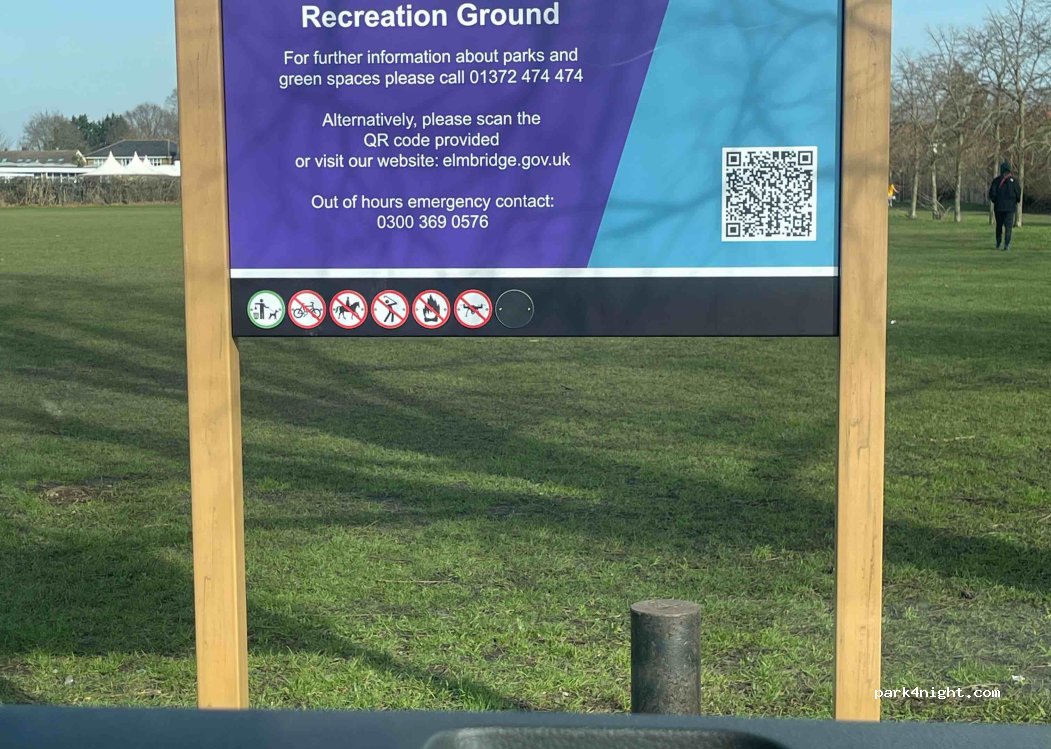 (KT12 4QW) Hersham - 195 Molesey Road — foto