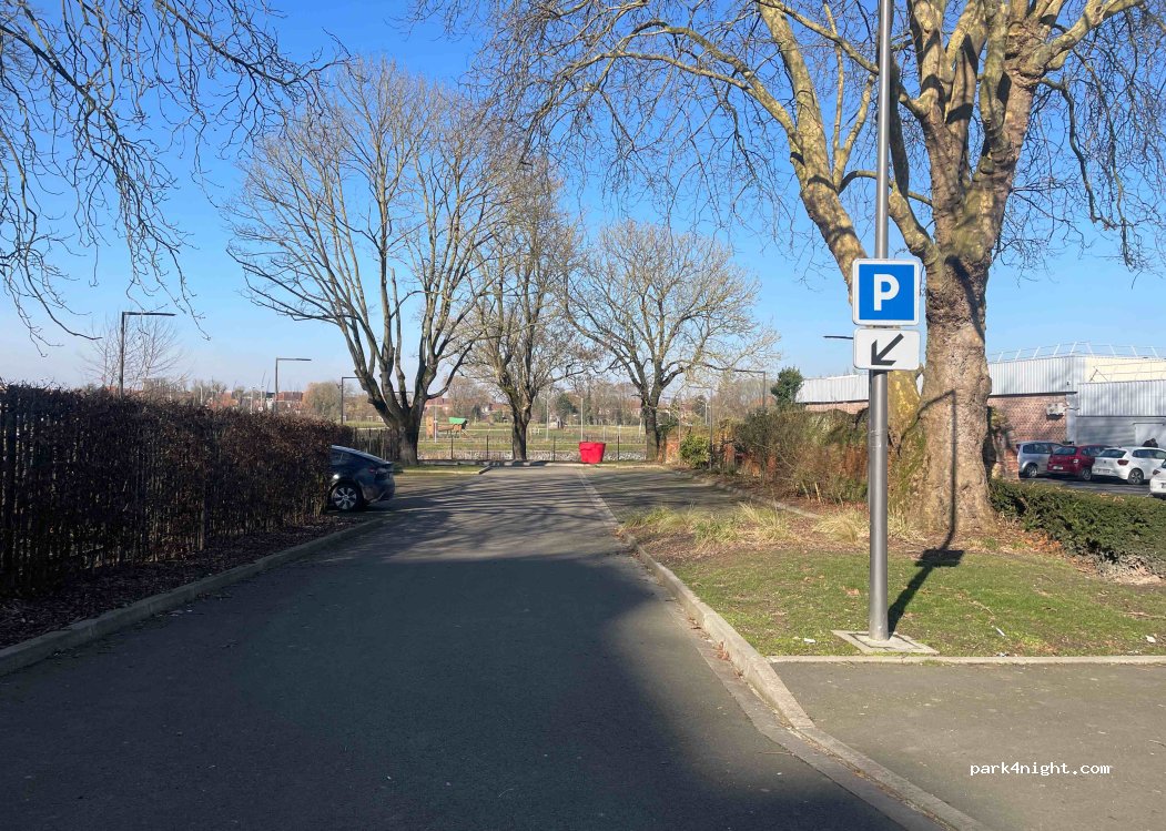 (59560) Comines - 11 Grand Place — foto 2
