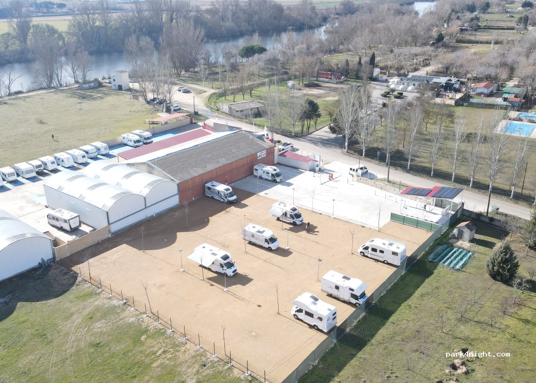 Area Camper Park El Río — foto