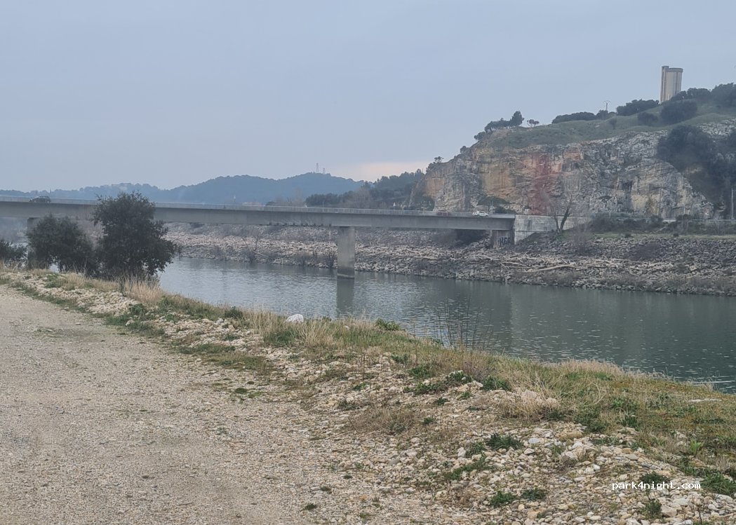 (30300) Vallabrègues - D2 — foto