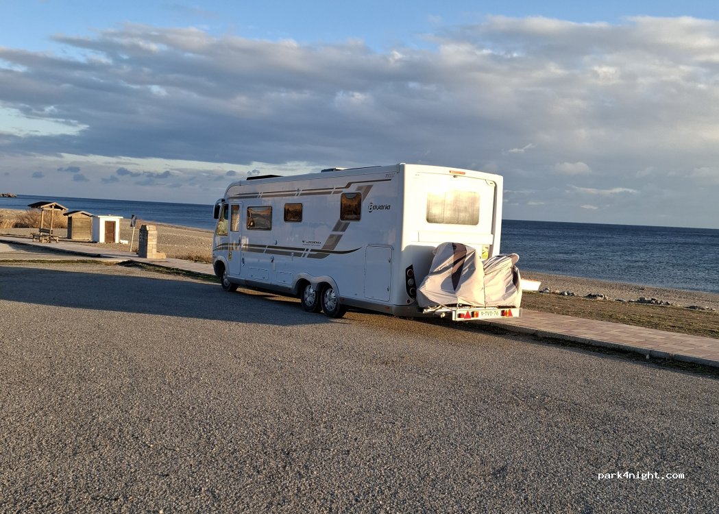 (693 00) Petrota - Unnamed Road — foto