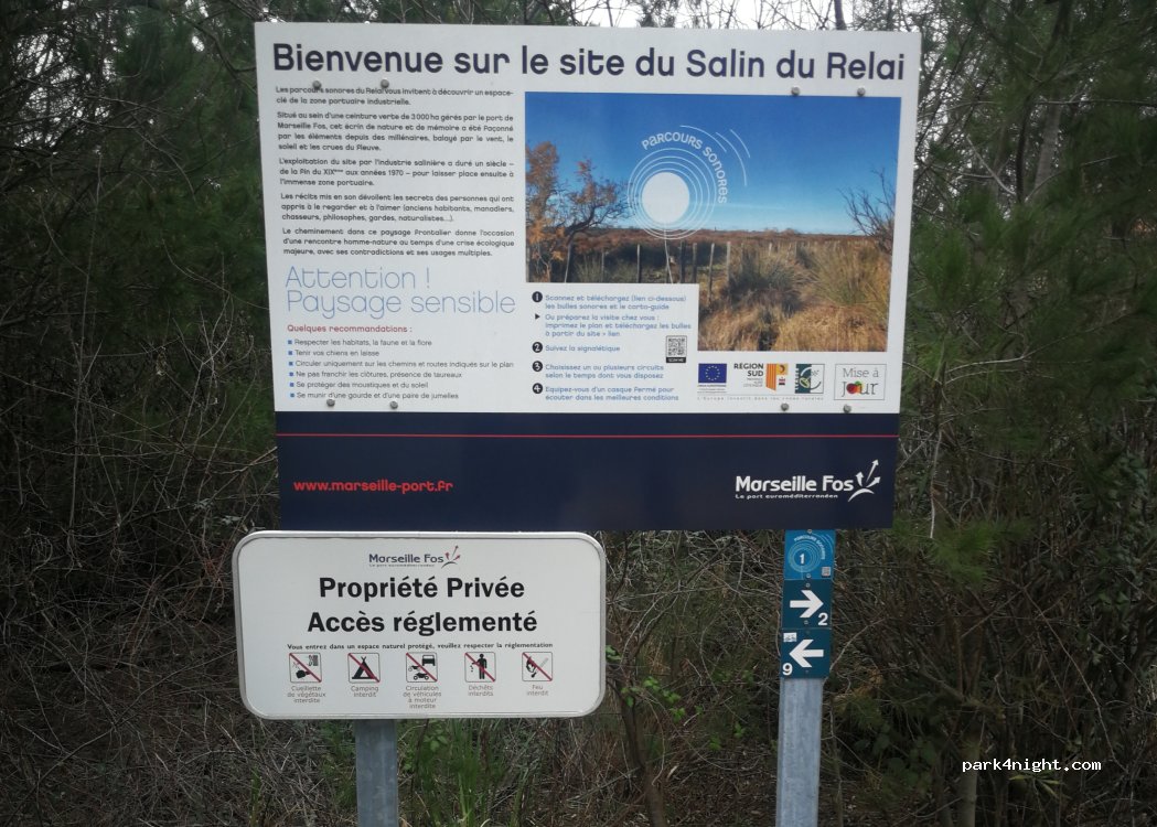 (13230) Port-Saint-Louis-du-Rhône - Unnamed Road — foto
