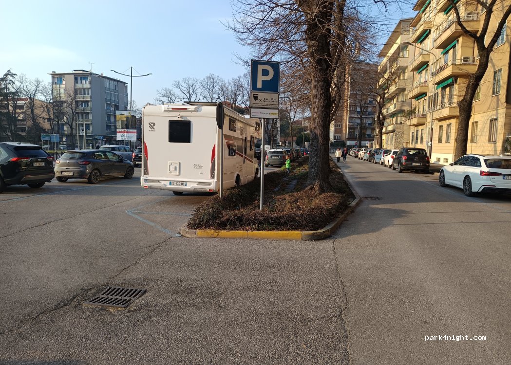 (46100) Mantova - 9A Piazzale Antonio Gramsci — foto