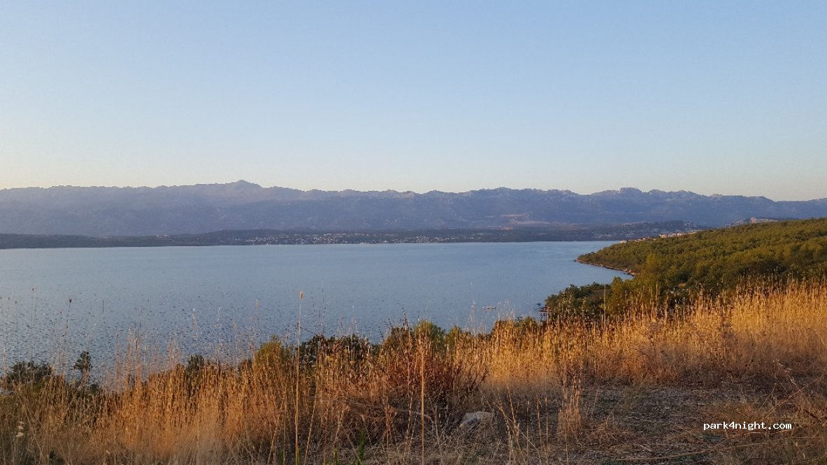 (23312) Novigrad - Unnamed Road — foto