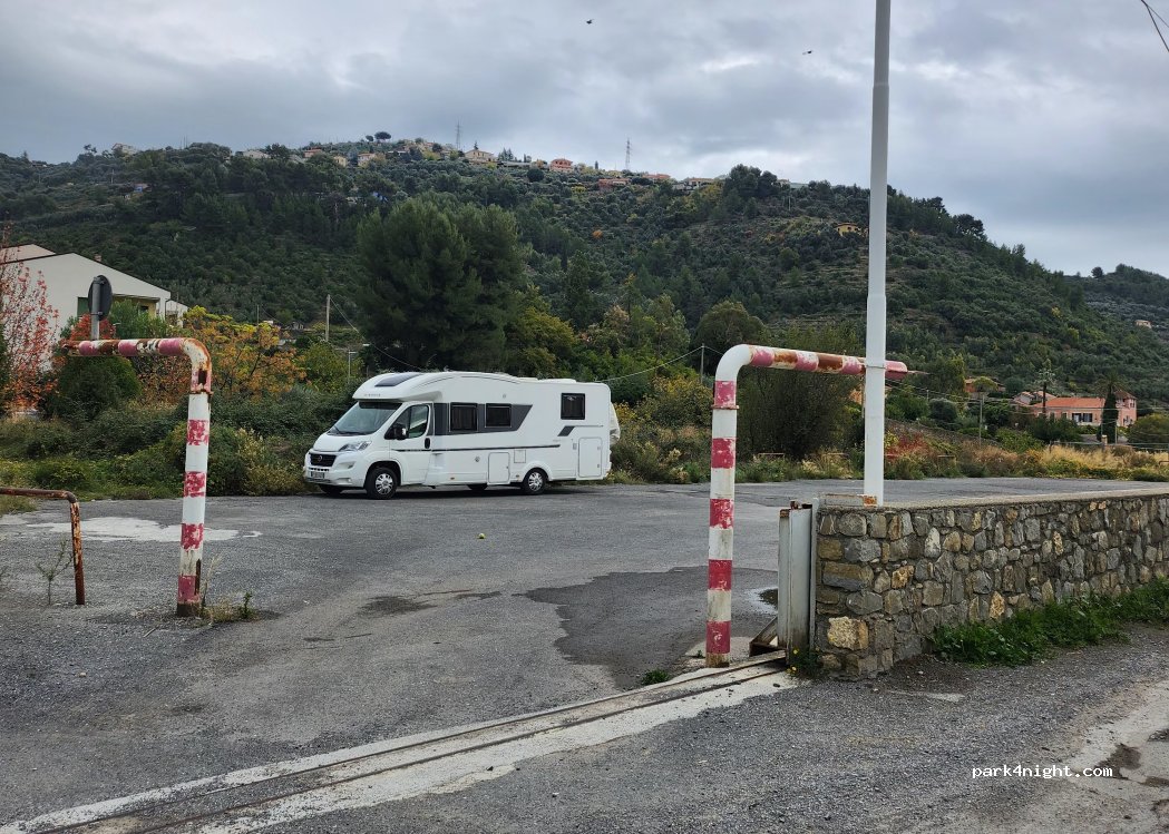 (18018) Taggia - 302 Via San Martino — foto 3
