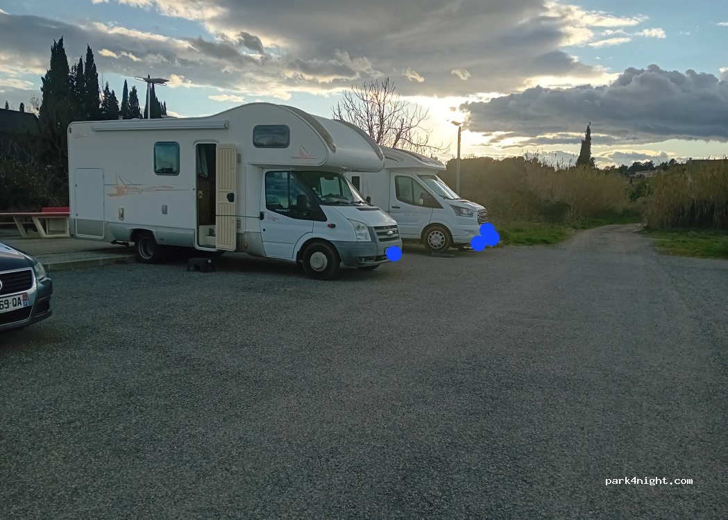 (11800) Laure-Minervois - 12 Avenue d'Aiguës Vives — foto