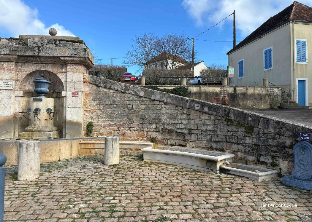 (71460) Saint-Gengoux-le-national - 1 Grande Rue — foto 2