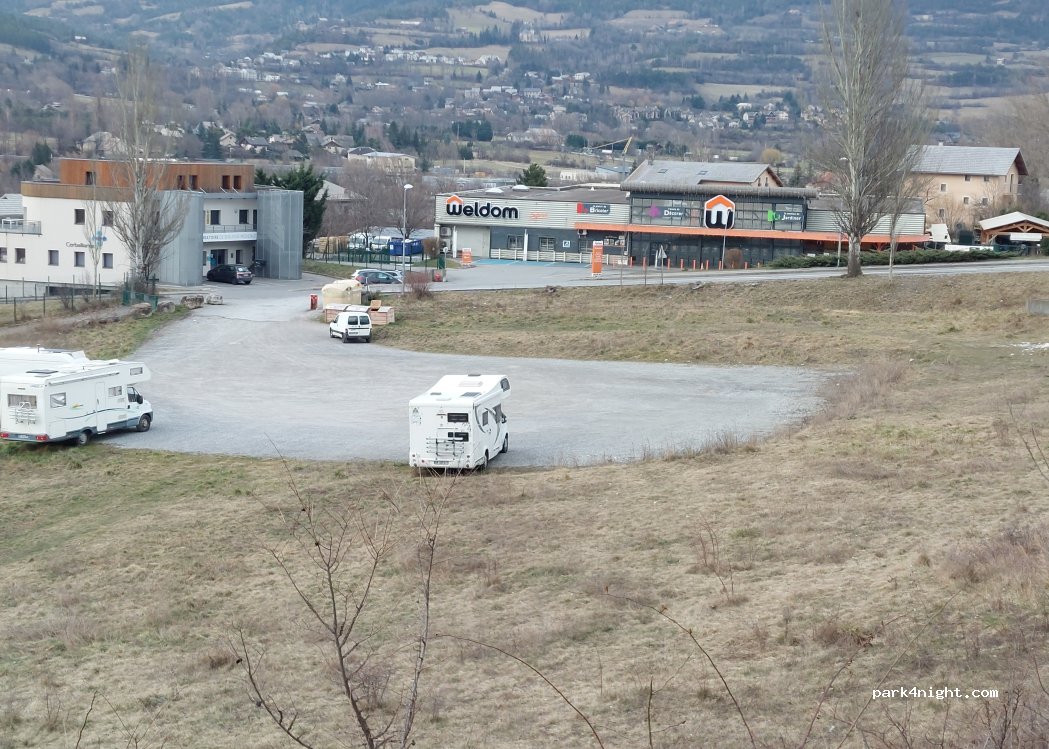 (05200) Embrun - Rue de la Plaine sous le Roc — foto