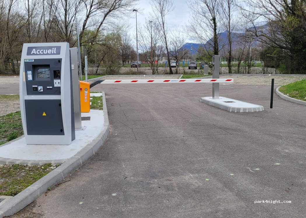 Aire de camping-car Sassenage — foto 5