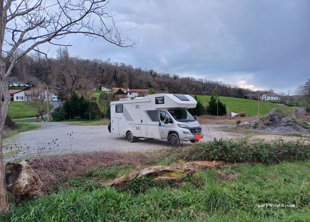 (64520) Bidache - 1915 Route de Guiche — foto