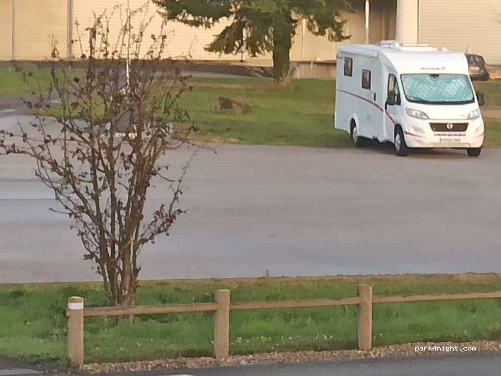 (71118) Saint-Martin-Belle-Roche - 800 Route de Sennece — foto