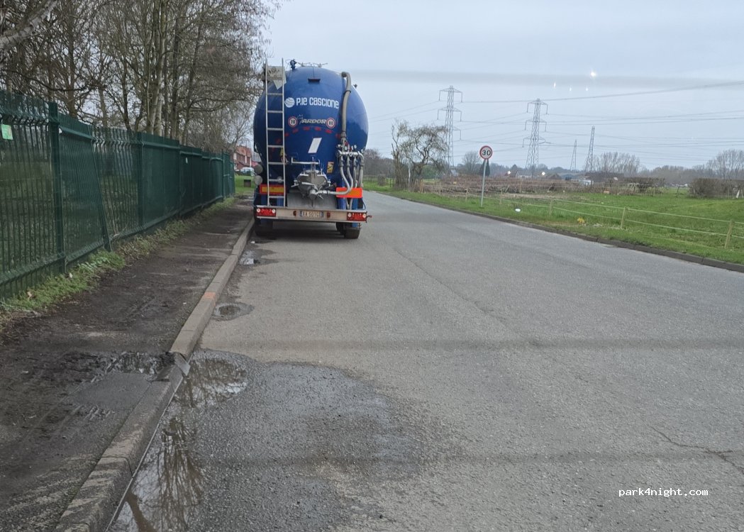 (M31 4RA) Carrington - Isherwood Rd — foto