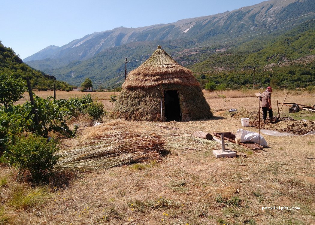 Albturist Permet camping. — foto 2