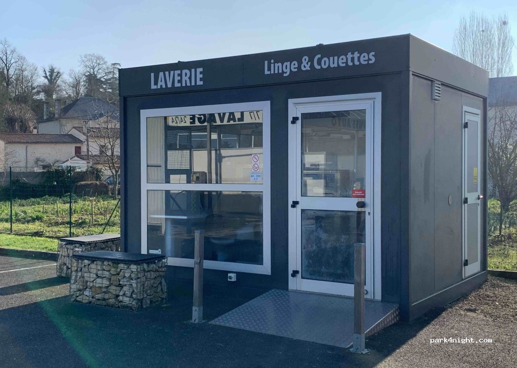 (79800) La Mothe-Saint-Héray - D737 — foto